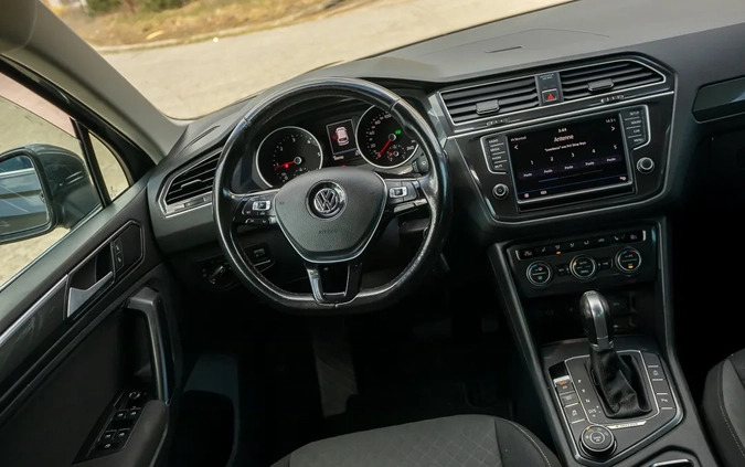 Volkswagen Tiguan cena 67900 przebieg: 159000, rok produkcji 2017 z Szamocin małe 631